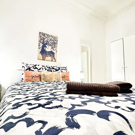 Eixample Hostel *
